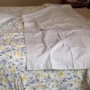 New! Floral Laura Ashley Queen Comforter and Sham Set
